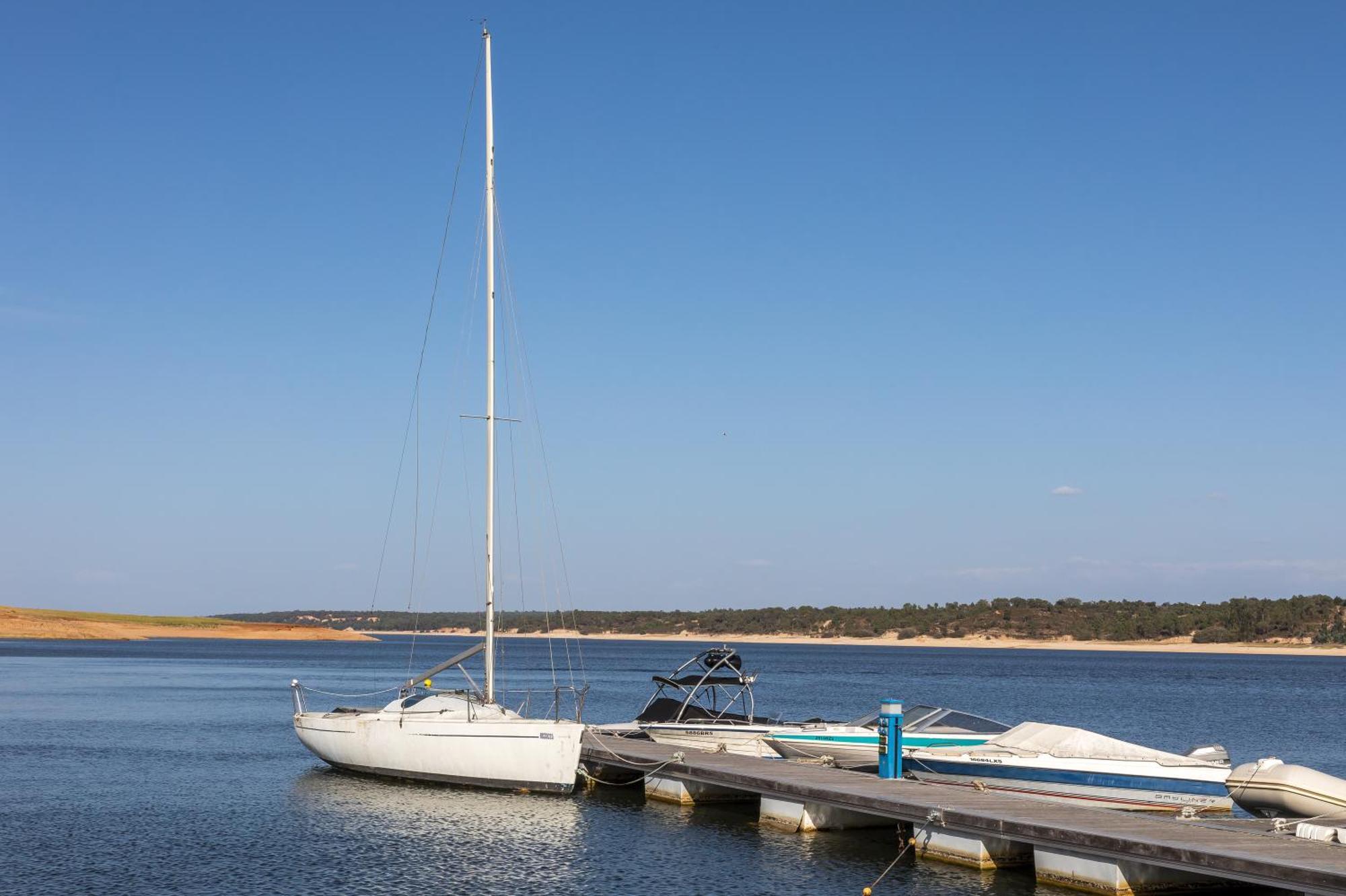 Ap Lago Montargil - Conference & Spa מראה חיצוני תמונה Boats at the marina