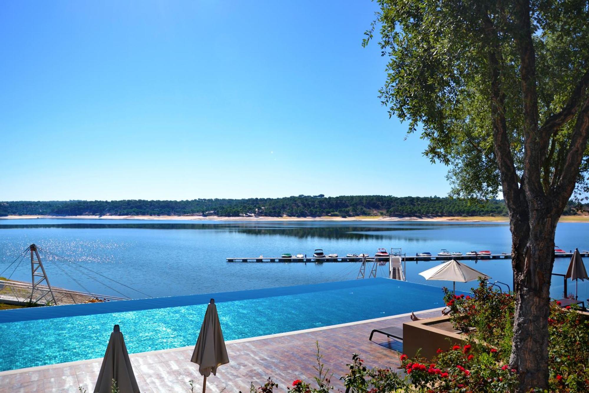 Ap Lago Montargil - Conference & Spa מראה חיצוני תמונה View of the lake